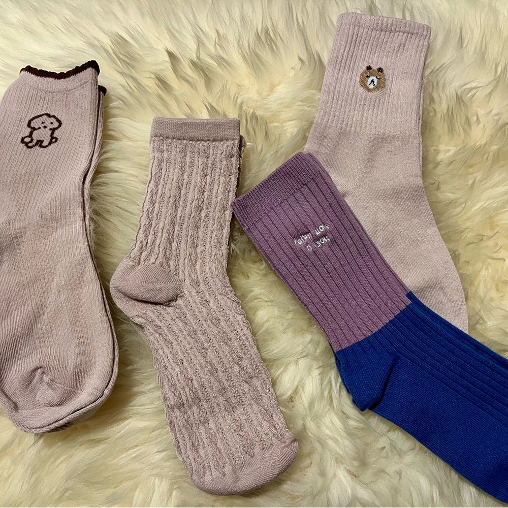 Women’s minimalist crew socks